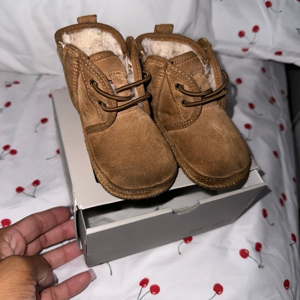 UGG